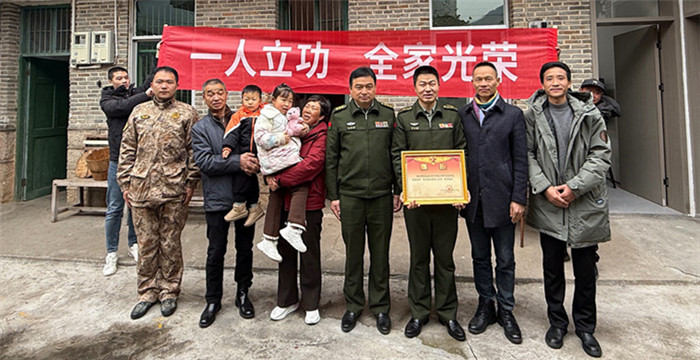 ���ꡰ�족�˵� ϲ��������