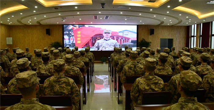 南昌市青山湖区人武部组织新兵观